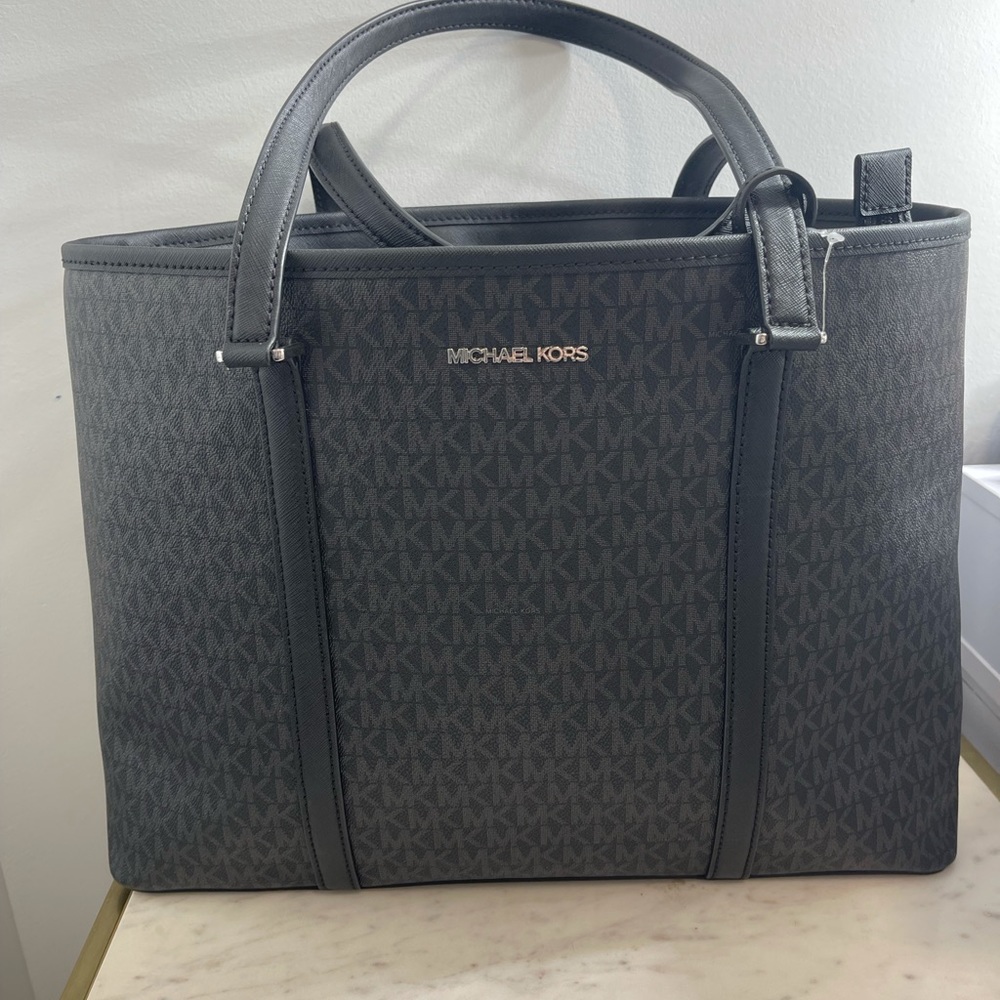 Michael Kors Tote